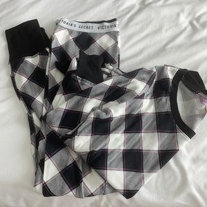 Victoria’s Secret sleep set